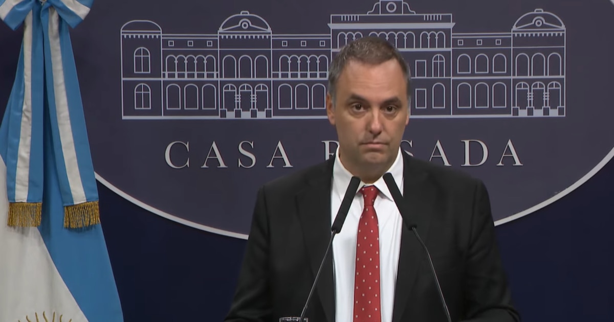 Manuel Adorni: “Mi patrimonio lo construí antes de entrar al Gobierno, no tengo nada que esconder”El jefe de Gabinete ofreció una rueda de prensa en Casa Rosada ante los periodistas acreditados. Criticó al kirchnerismo y recordó otros casos de corrupción