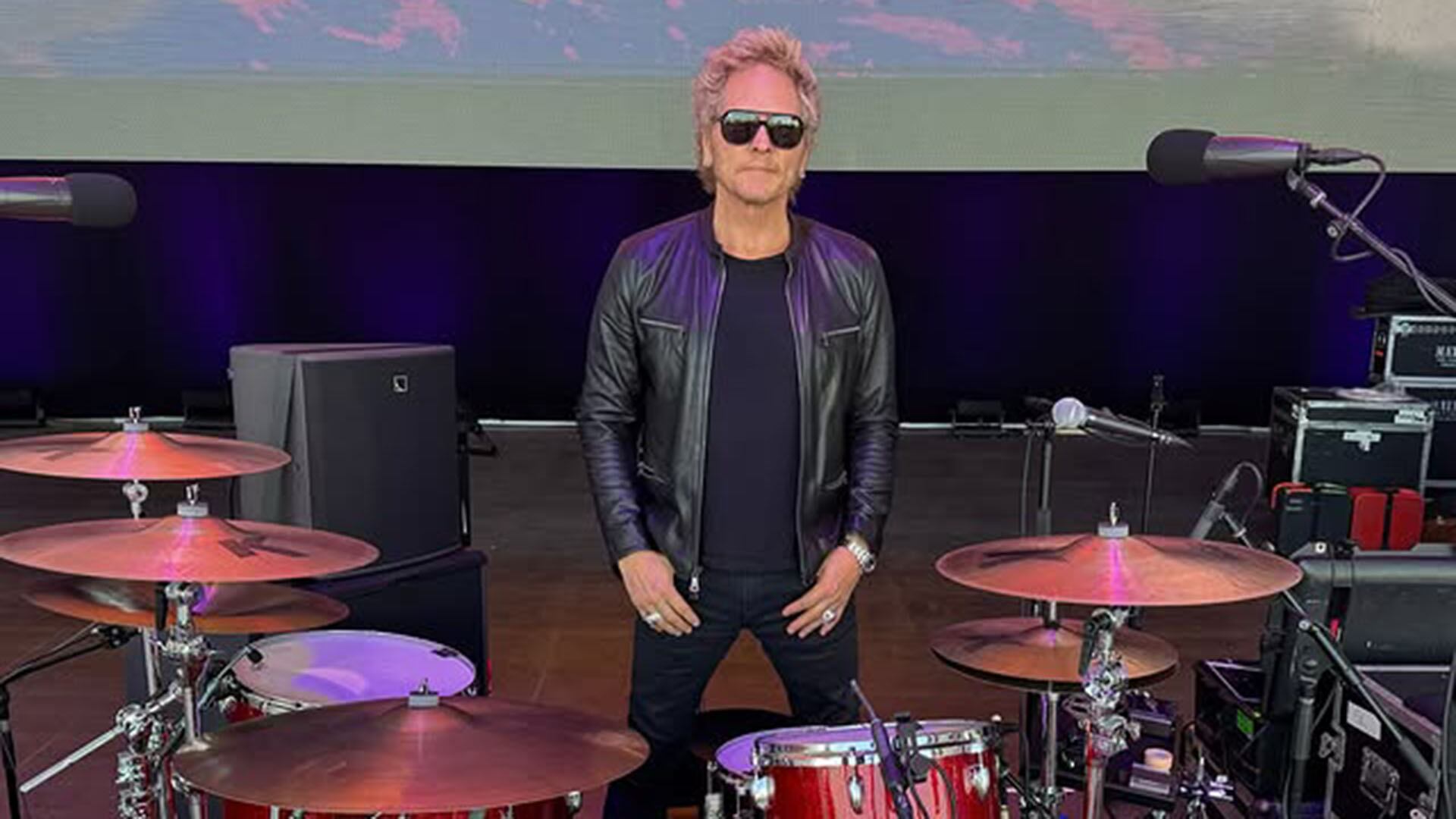 El baterista Matt Sorum reveló los conflictos internos de la banda apuntándole a uno de sus compañeros (@mattsorum)