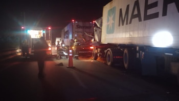 Choque entre camiones en Ruta