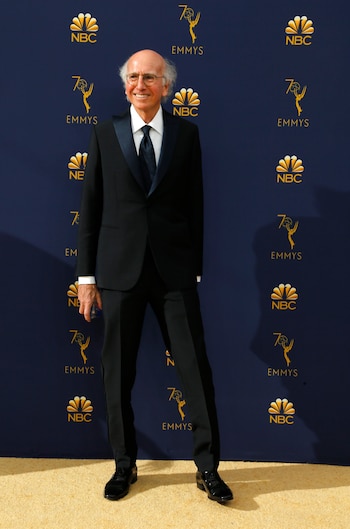 El programa de Larry David reimagina hechos y figuras históricas con una historia “completamente deformada”, según definió el propio comediante (REUTERS/Kyle Grillot)