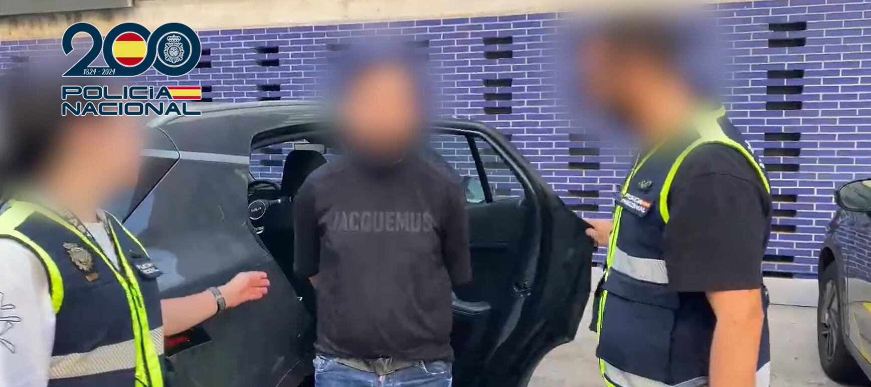 El detenido, escoltado por los agentes (Policía Nacional)