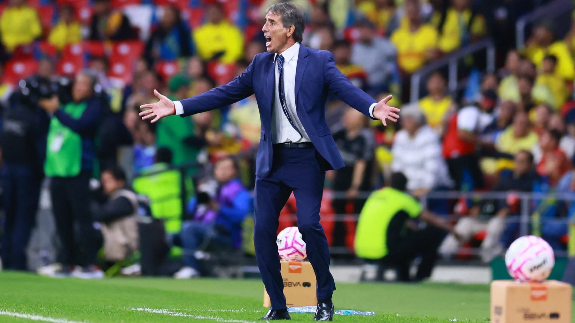 Guillermo Almada respaldó el regreso de Luis Ángel Malagón a la titularidad del América durante el empate 1-1 ante Monterrey (REUTERS)
