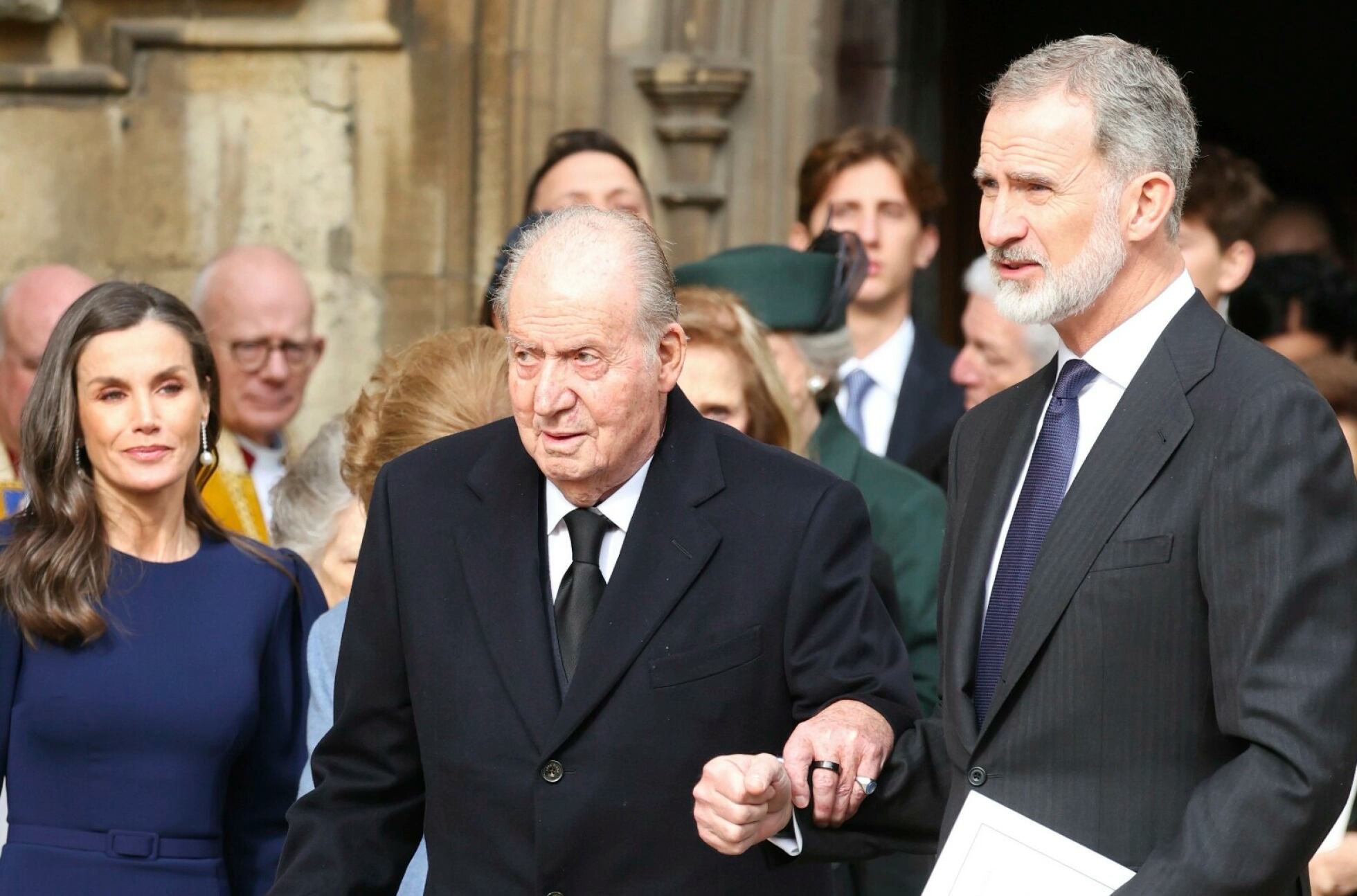 El rey Juan Carlos sentencia a la reina Letizia: “No ayudó a la cohesión de  la familia” - Infobae