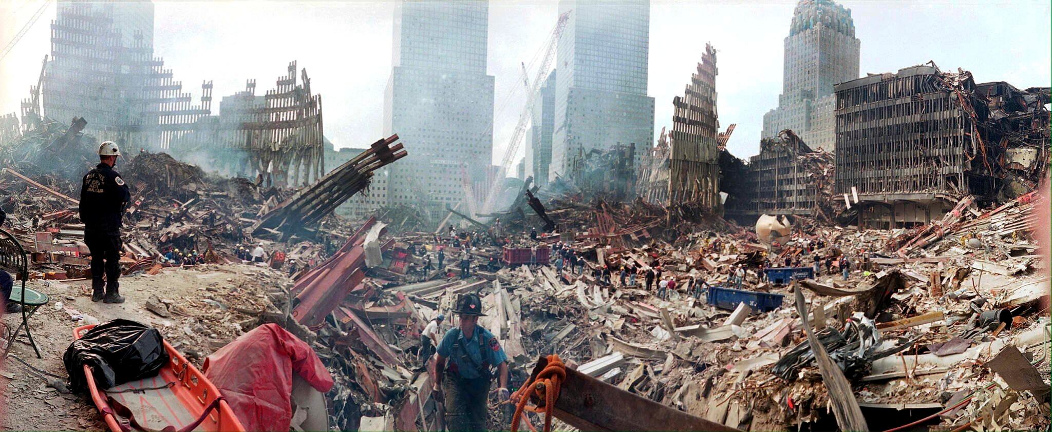 A pesar de la devastación causada por los atentados del 11 de septiembre, algunos artefactos clave lograron escapar de la destrucción, preservando fragmentos vitales de la historia de Nueva York.