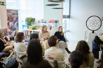 La doctora Antonella de Ponte Davi, de Dexeus Mujer Midlife, en un evento organizado por LELO en la clínica WOmum de Madrid