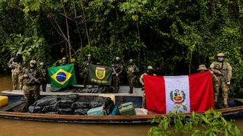 Unidades terrestres, aéreas y fluviales de Perú y Brasil actuaron de manera coordinada para combatir el narcotráfico en la Amazonía - Créditos: Ministerio de Defensa.
