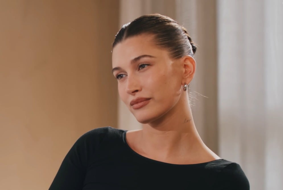 Hailey Bieber admitió que se siente incómoda dando entrevistas por temor a que sus palabras sean malinterpretadas. (Captura de video)