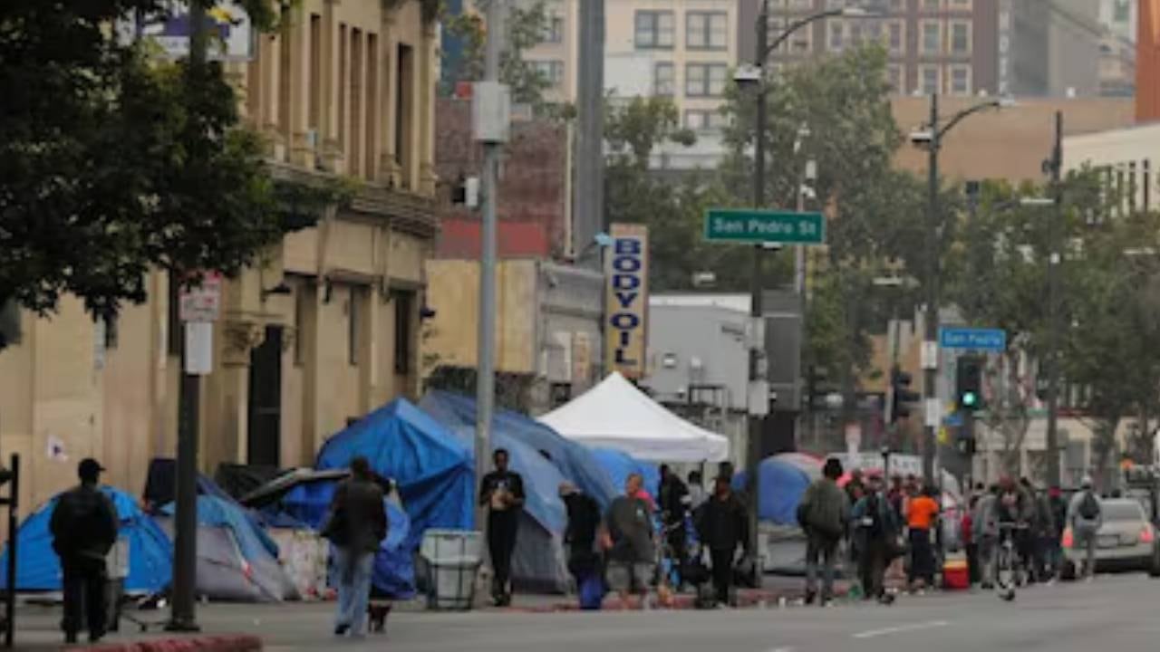 La Cumbre Luskin de UCLA enfoca sus debates en vivienda asequible, salud ambiental, seguridad en el transporte y estrategias para reducir la vulnerabilidad socioeconómica en el condado. (Reuters)