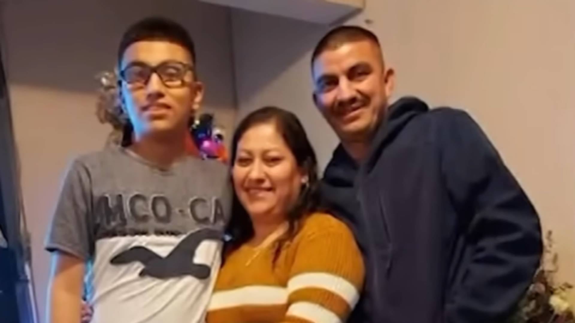 Los padres de Kevin González, deportados de Estados Unidos, recibieron permiso especial para visitar a su hijo antes de su fallecimiento. (Facebook)