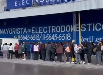Postulantes esperaron durante horas en