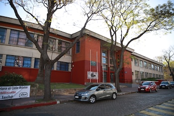 El Liceo Dámaso Antonio Larrañaga de Montevideo (EFE/ Alejandro Prieto)