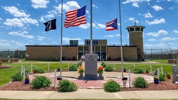 Un oficial penitenciario fue asesinados