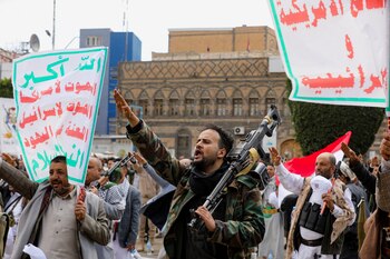 Participantes toman el juramento de