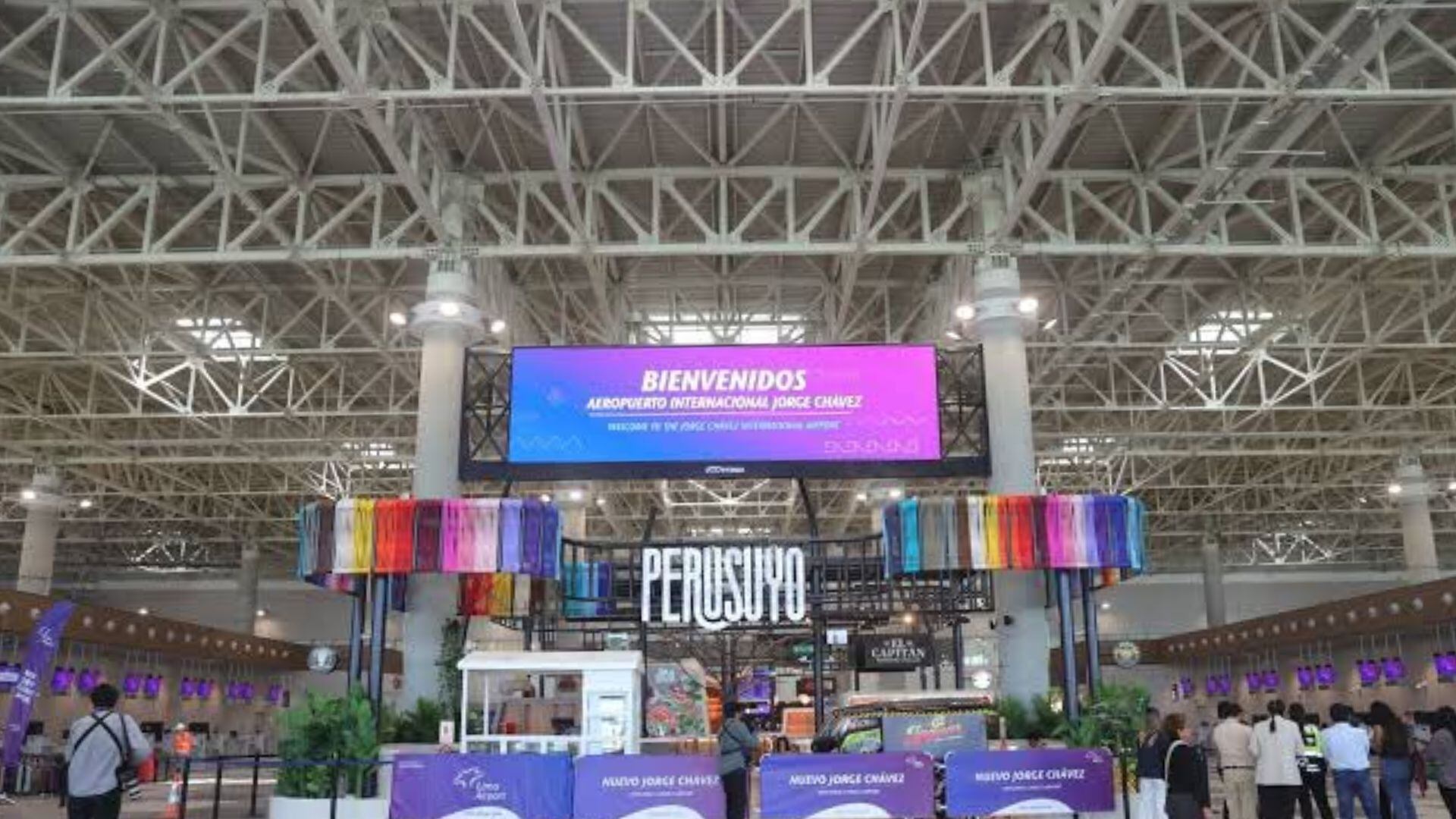 El diseño del nuevo Aeropuerto Jorge Chávez ha sido calificado como una estructura industrial, carente de identidad y sin un sentido de pertenencia. (Foto: Redes sociales)