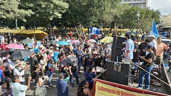 Manifestaron en el Parque Centenario por el alza de combustibles y rechazaron el subsidio en Guatemala