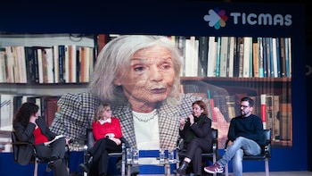 “Te hacía sentir inteligente aunque dijeras la pavada más grande”: un cariñoso homenaje a Beatriz Sarlo en la Feria del Libro
