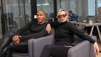 Entrevistamos a Dora y Marlon Collins por su participación en el Benidorm Fest 2026 con ‘Rakatá’ (Alejandro Higuera López / Infobae)