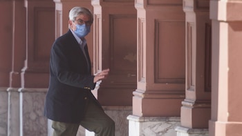 Alberto Iribarne entrando a la Casa Rosada