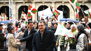 Esteban (PNV) comparte con políticos chilenos su apuesta por "la centralidad" y la democracia "lejos de los extremos"