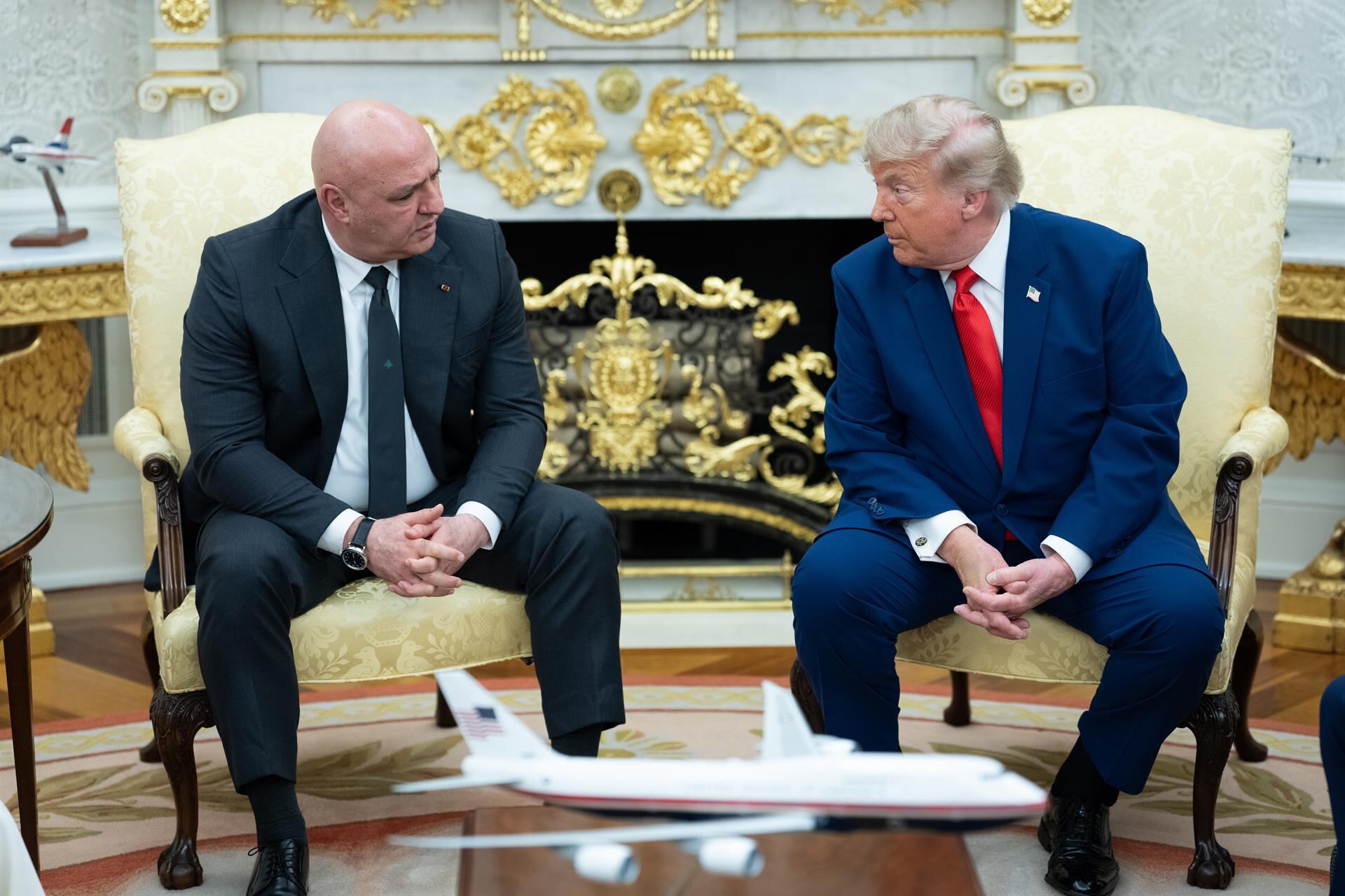 El presidente libanés pide a Trump seguir apoyando al Ejército en el marco de operaciones de despliegue
