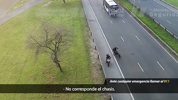 Quiso escapar de un control en Flores con un auto con pedido de secuestro, chocó a cinco autos y fue detenido: llevaba cocaína
