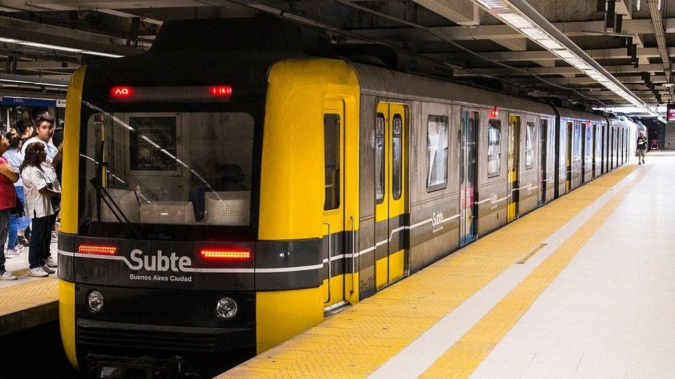 Los transportes públicos funcionarán con cronograma de feriado