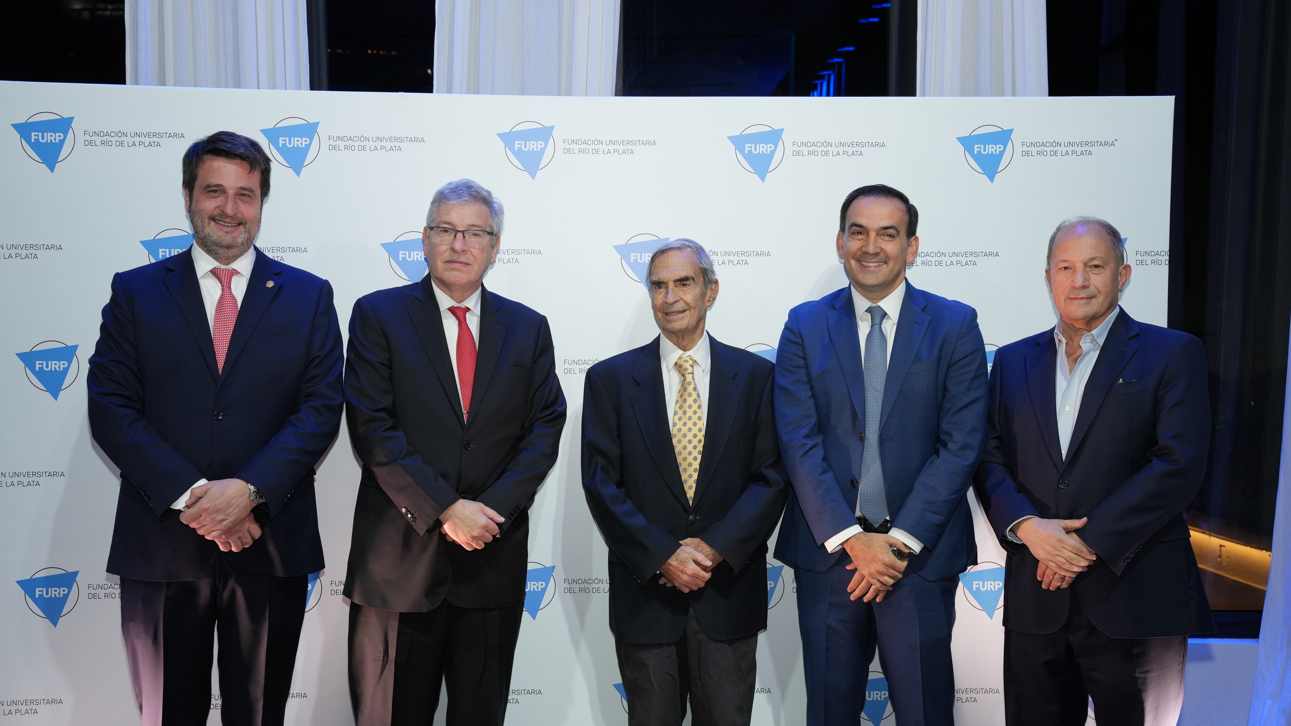 Miembros del Consejo Administrativo y del Comité Ejecutivo de la FURP: José María Videla Sáenz, Hernán Vela, Martín Dedeu, Francisco Quintana y Eduardo Sposito