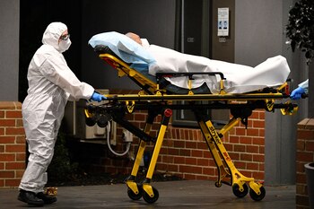 Un paciente es llevado a