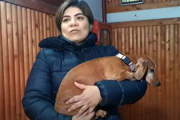 Ivette Rosano carga a su