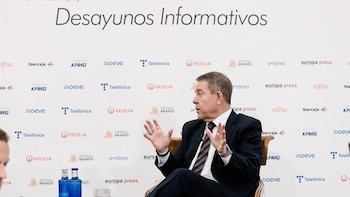 Page veía a Zapatero como "un poco desastre con sus gastos" y propone regular las actividades de los expresidentes