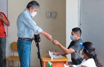 El candidato presidencial ecuatoriano Guillermo