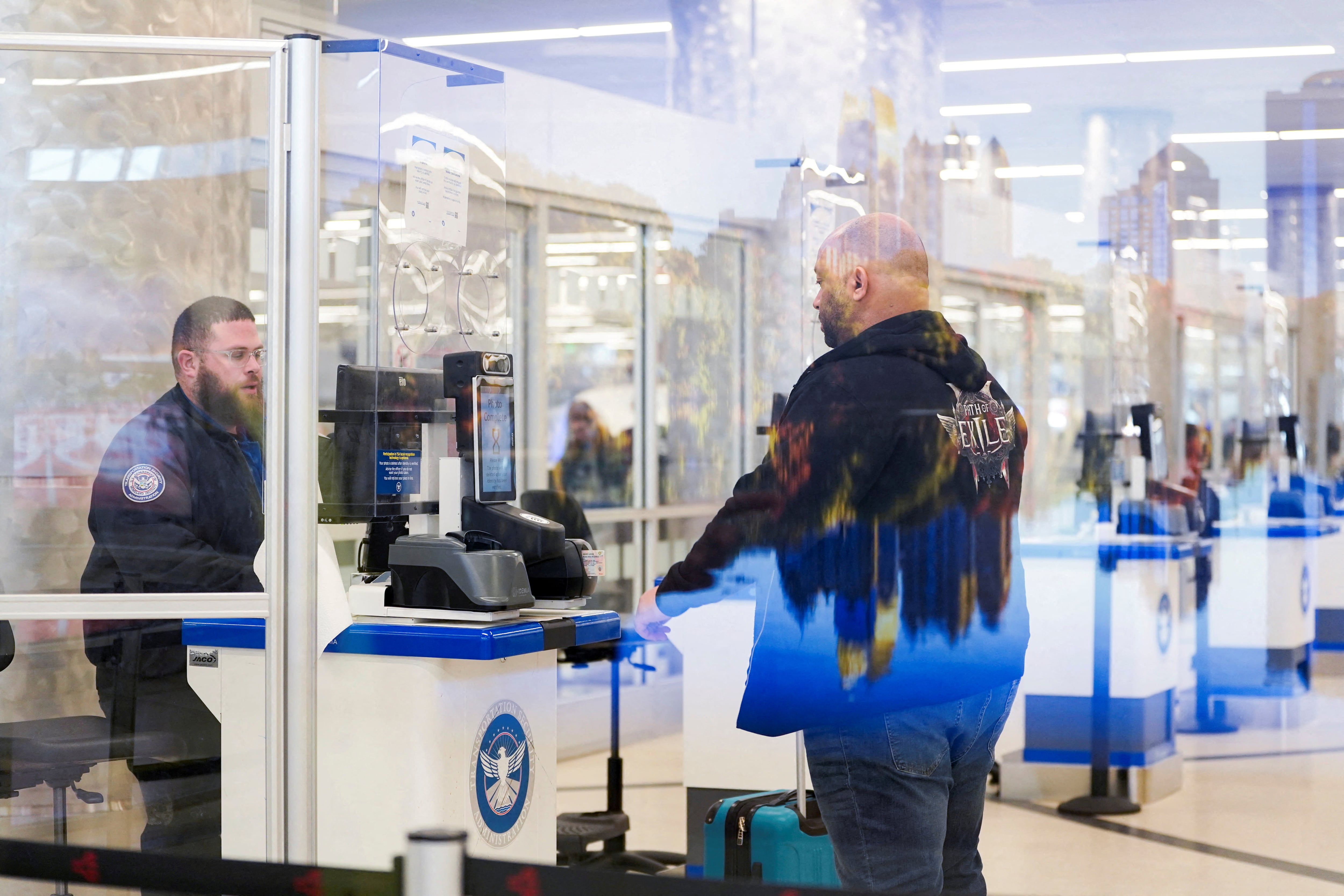 Entre los requisitos para la exención en TSA PreCheck figuran discapacidades documentadas como uso de silla de ruedas, prótesis, pérdida de extremidades, parálisis o ceguera permanente (REUTERS/Megan Varner/File Photo)