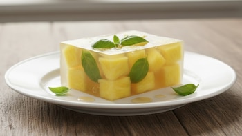 Gelatina de piña, albahaca y