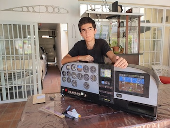 También construyó un tablero Cesnna