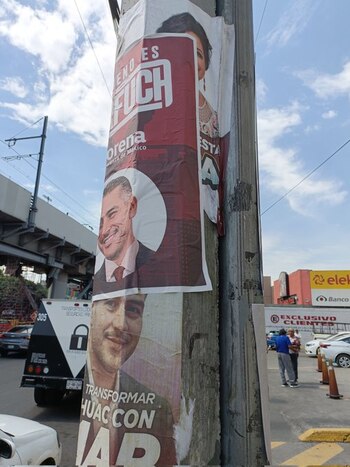 Carteles a favor de Omar