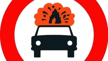Qué significa la señal R-109 de la DGT: es un coche con fuego en el capó y si la infringes te pueden multar con 600 euros y retirada de puntos