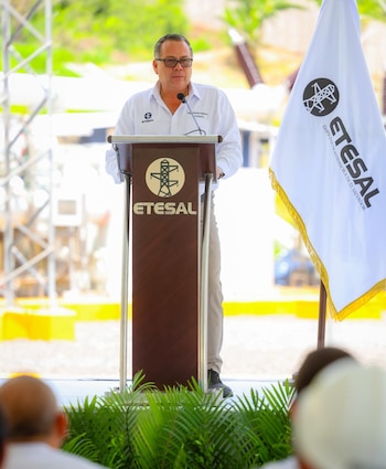 Edwin Núñez, presidente de ETESAL, afirmó que la cercanía de la subestación de Tamanique reducirá las fluctuaciones de voltaje y las pérdidas de energía que afectan equipos domésticos e industriales./ (Secretaría de Prensa)