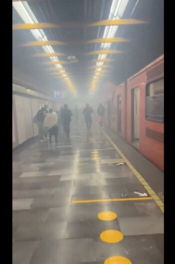 El humo en el andén