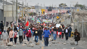Fernando Rospigliosi propone librar de