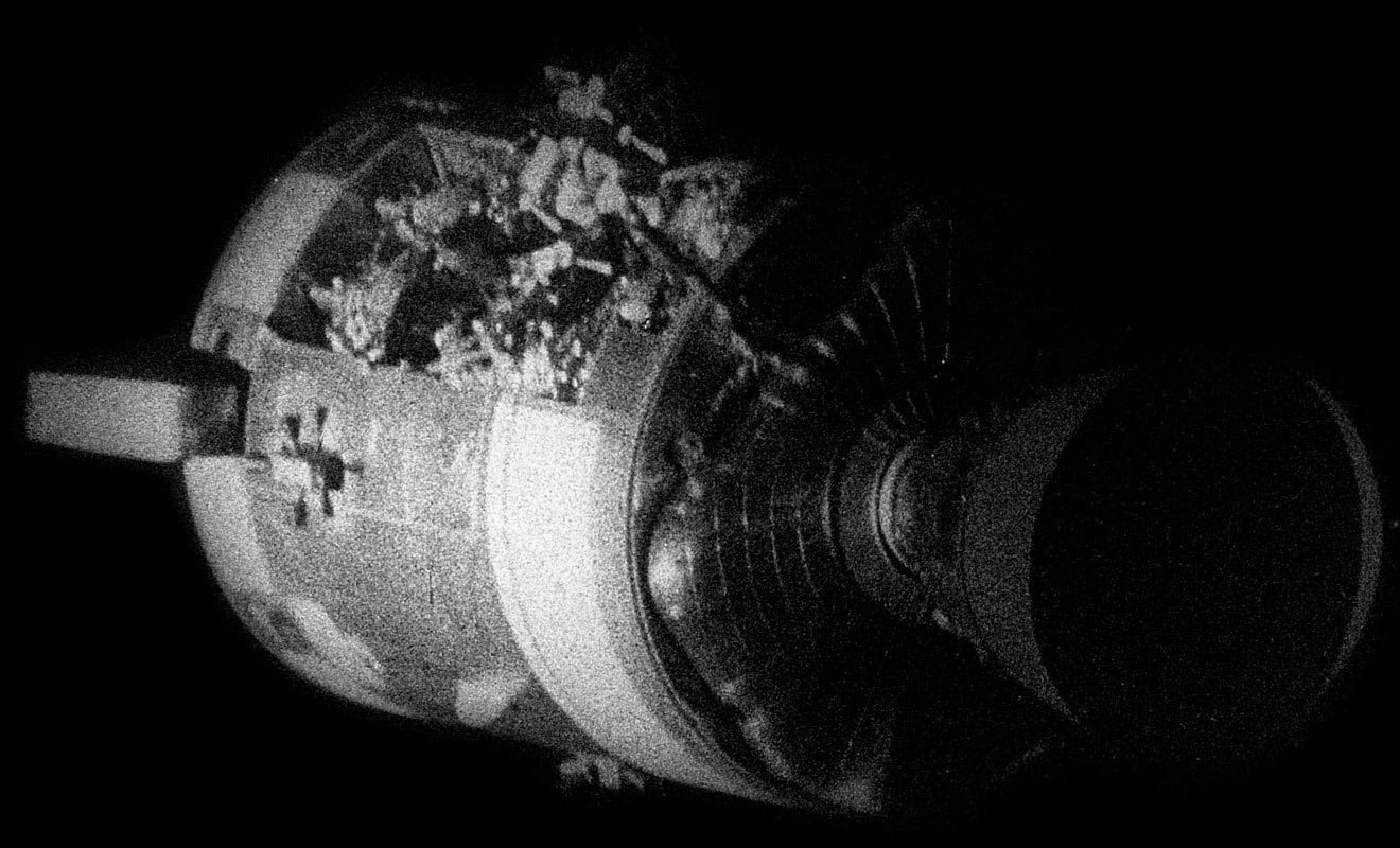 El Apolo 13 sufrió la explosión de un tanque de oxígeno a 322000 kilómetros de la Tierra y su tripulación regresó a salvo el 17 de abril- NASA