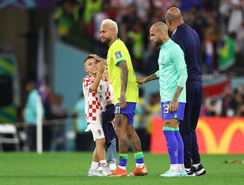 Neymar saludo al hijo de Perisic tras quedar eliminado del Mundial (Reuters)