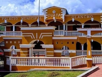 La suspensión de programas sociales