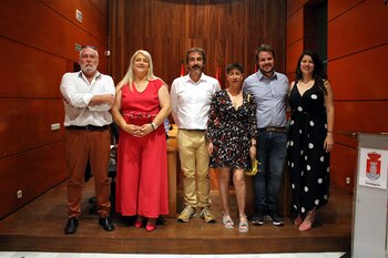 María Jesús Mañero, de rojo,