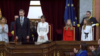 Boicot independentista, diputados de la coalición de gobierno que no quisieron aplaudir... las divisiones sobre la monarquía española quedaron el lunes de manifiesto en la apertura solemne de la legislatura, a cargo del rey Felipe VI.