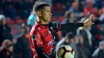 Alex Vigo llega a River