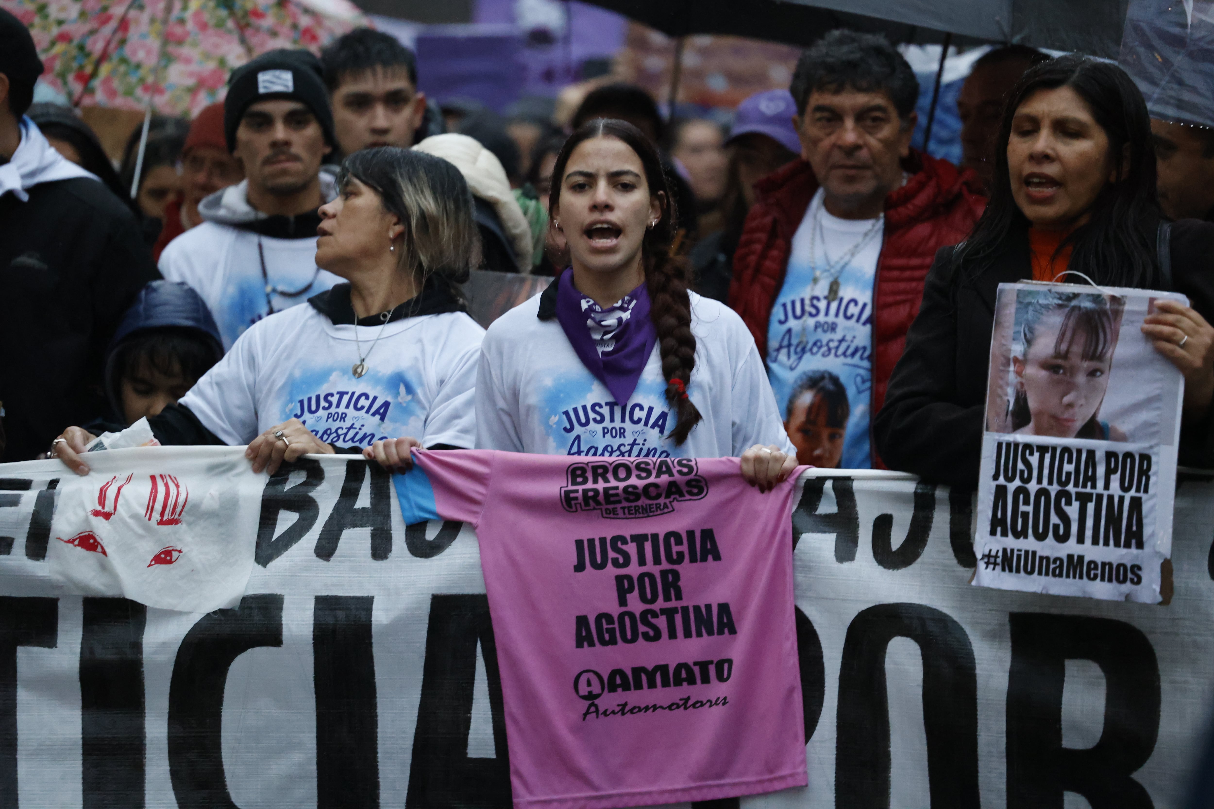 La familia de Agostina Vega en una de las marchas en reclamo de justicia (Mario Sar)