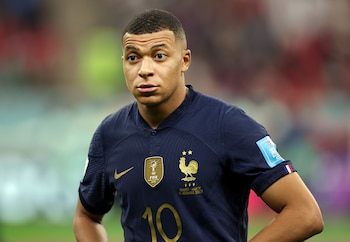 Mbappé es de arquear mucho