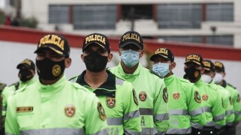 Más de 100 mil policías