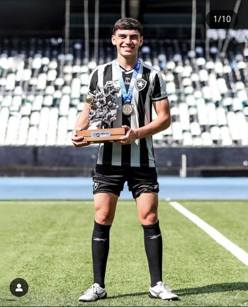 Simeone, jugador del Botafogo, se