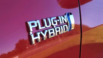 Cuáles son y cuánto cuestan los 9 autos híbridos enchufables que permiten hacer 1.000 km sin tener que parar